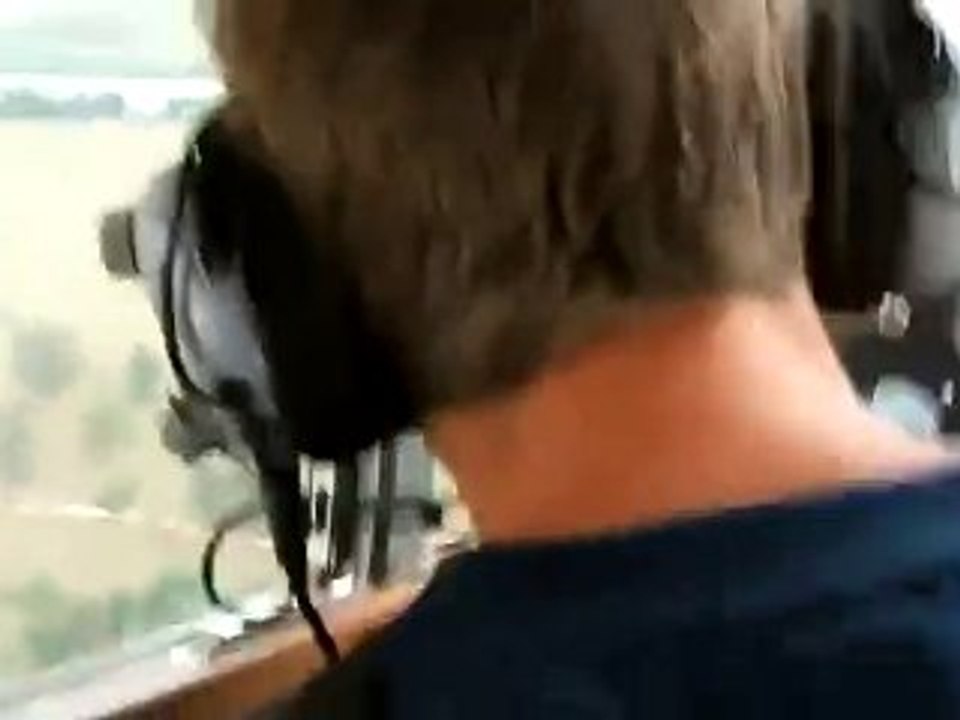 La blague du pilote d'avion qui s'évanouit - video