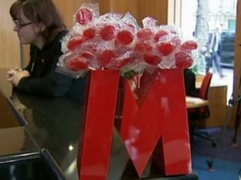 Первый удобный банк открылся в Лондоне