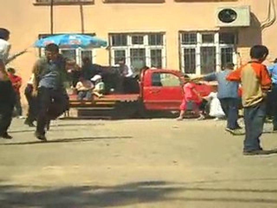 artvin  bertada düğün 2010-14.lü yöresel oyunlar video