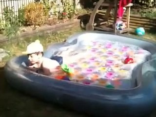 Trampoline & piscine