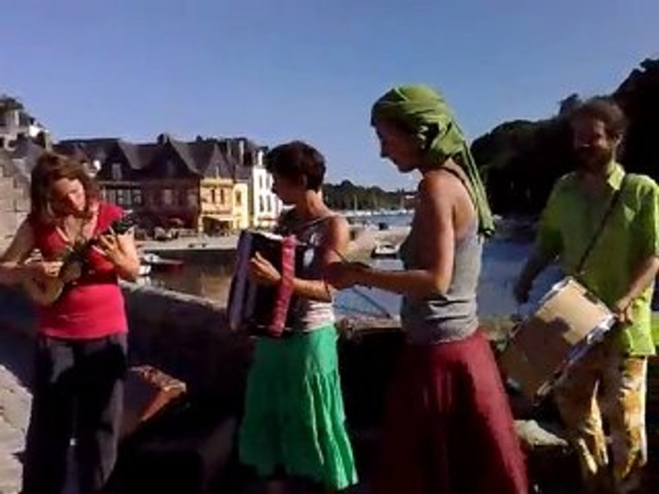 Musique sur le pont de St Goustan