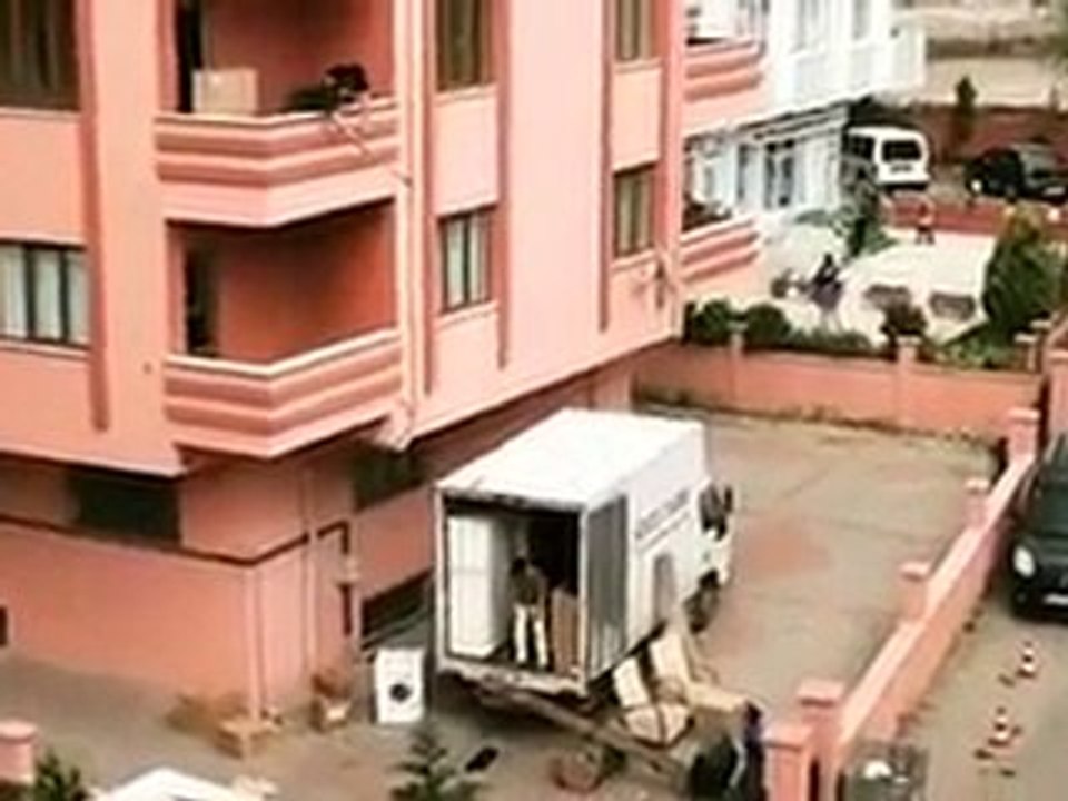 Gençlerin eşya taşıma şekli çok farklı