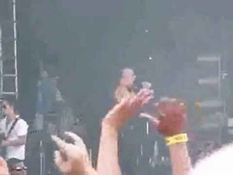 Avenged Sevenfold - Welcome To The Family (Live)