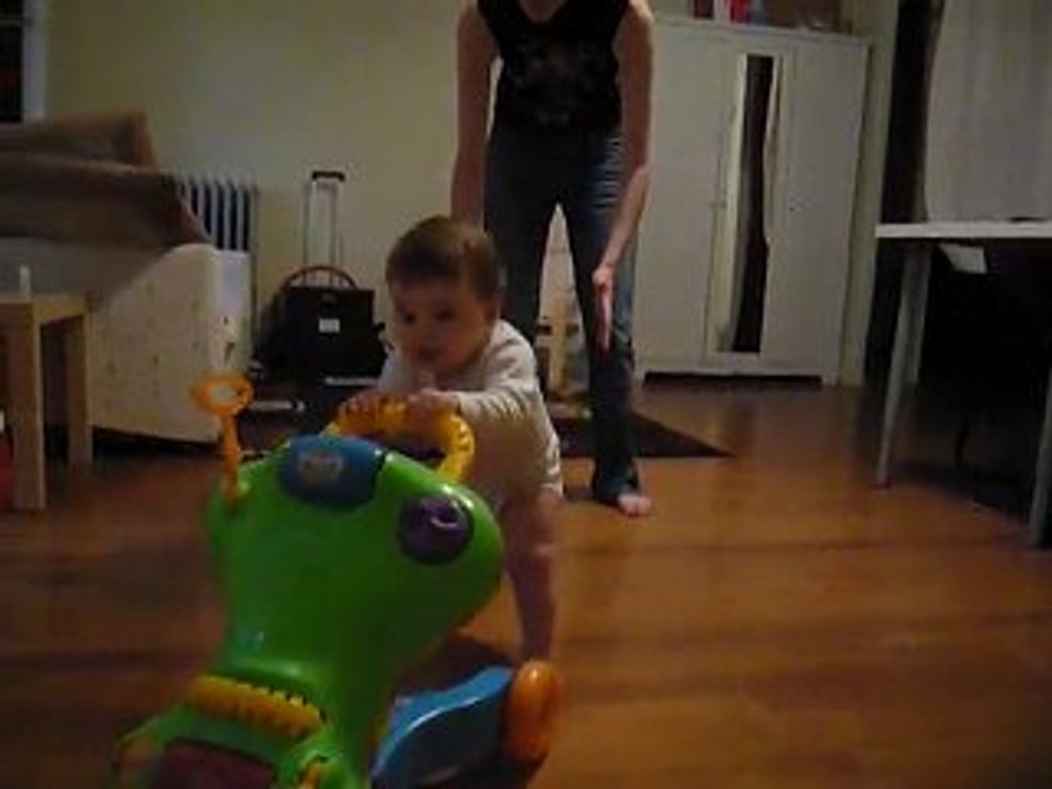 Diane pousse son petit camion