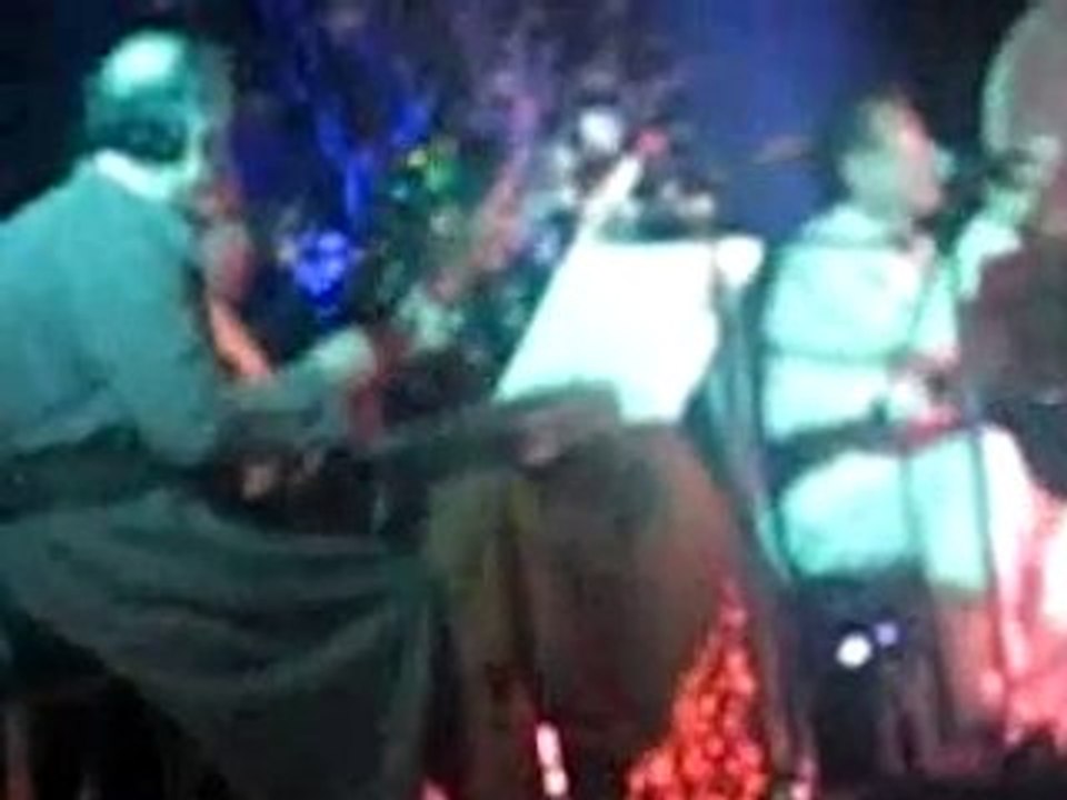 Kamkars Kürtçe şarkı "Barane" Kamkars grubundan