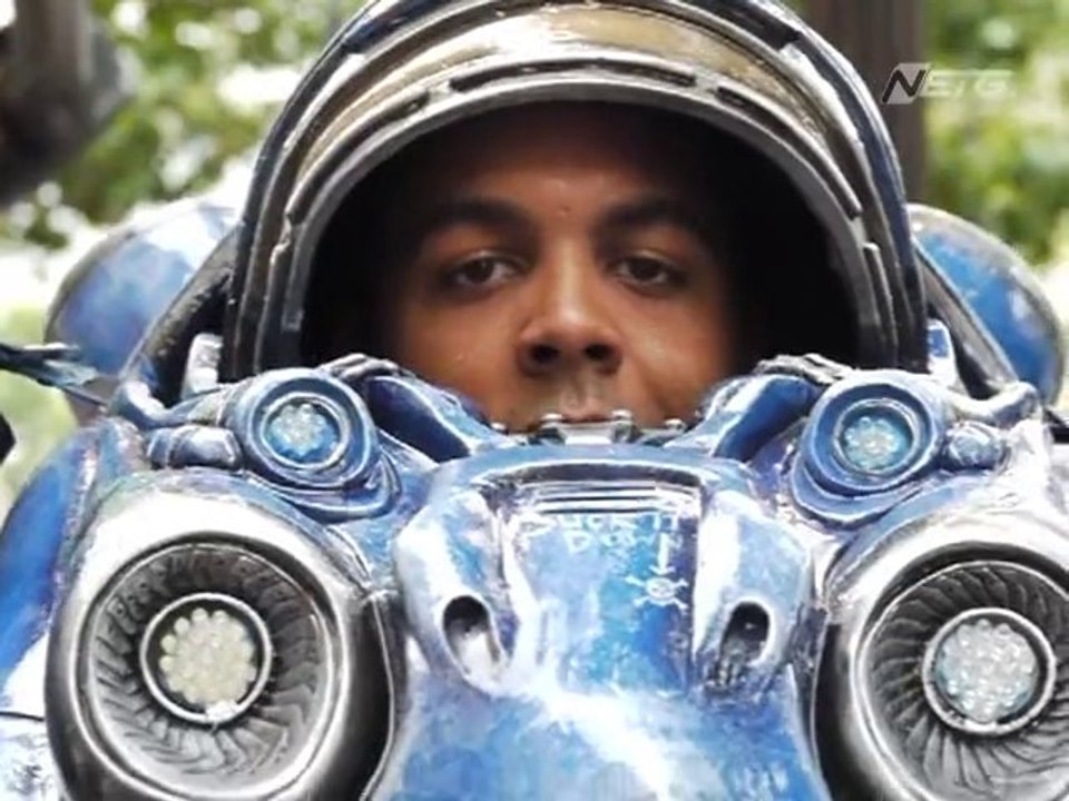 Starcraft 2 - Lancement aux Champs-Elysées Paris