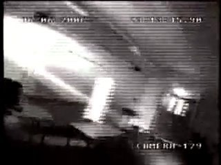 Fille qui se fait attaquer par un d+®mon__(converted)