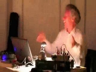 The happiest DJ in the world playing Gare du Nord