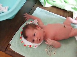 Louise prend son bain