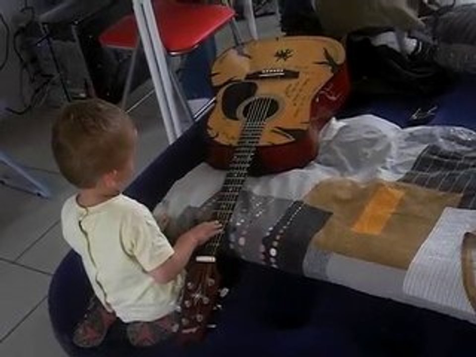enzo et la guitare