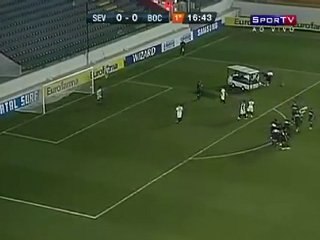 Kaleci genç oyuncunun ayağını kırdı