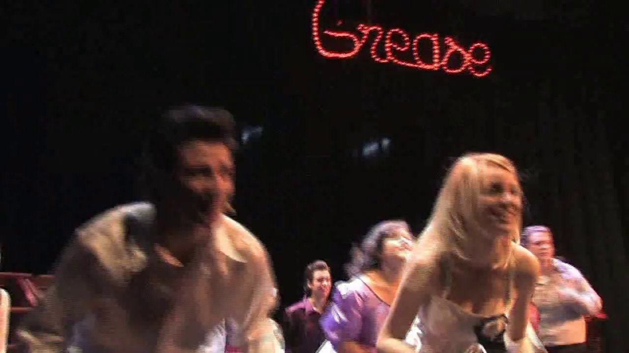 chanson Born To Hand Jive final