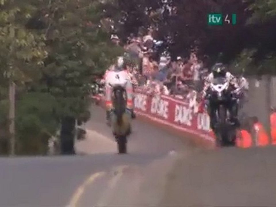 Isle of Man TT 2010 Superbike Race Prt1