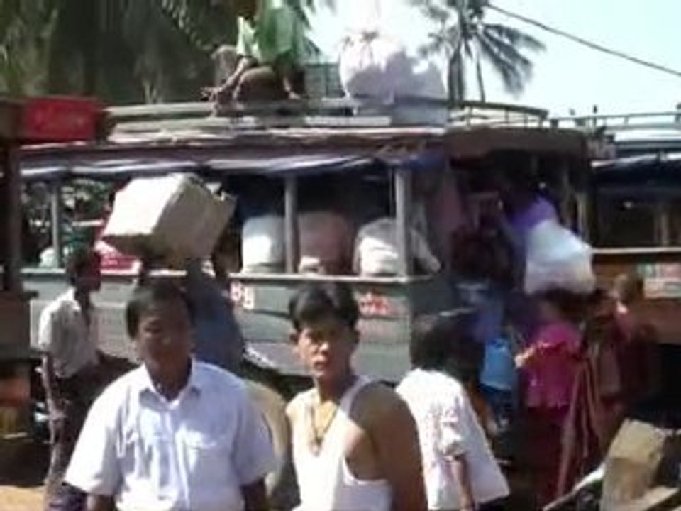 BIRMANIE EN BATEAU SUR LE FLEUVE SALOUEN