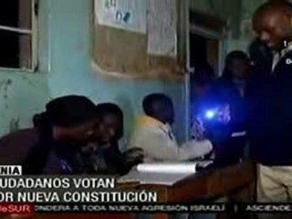 Ciudadano votan por nueva Constitución en Kenia