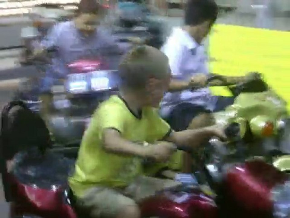 VACANCE LOULOU AU CIRCUIT DE PETITE MOTO ARGELES SUR MER