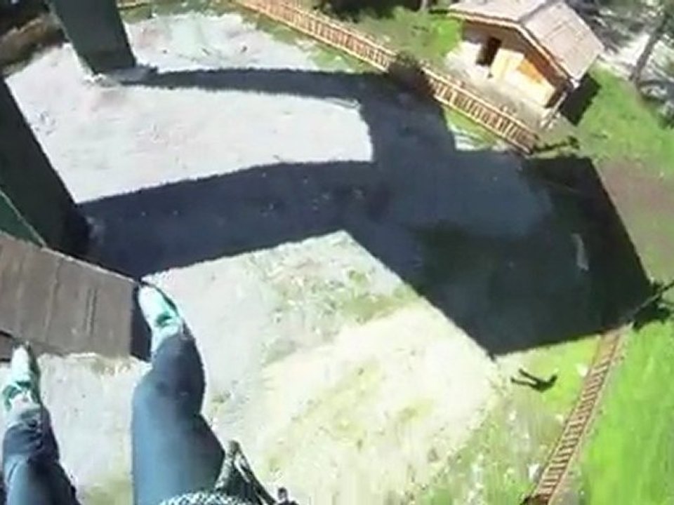 La Tour de Glace de Champagny et ses tyroliennes estivales.