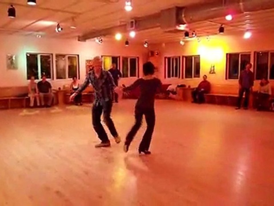 FreeSwingDanceLessons.com : Class Review : Dan and Gaby Inte