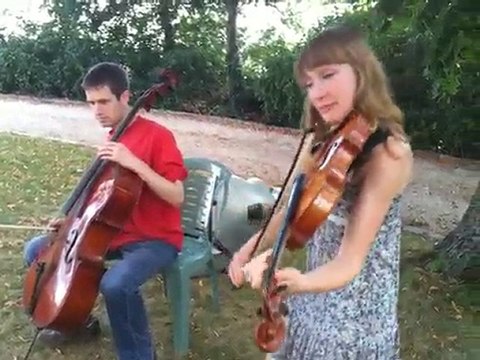Moment de détente à Montmelas, pendant le festival (éd 2010)