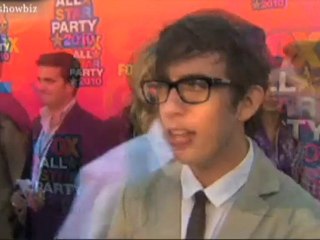 Joshua Jackson Takes on Jennifer Lopez