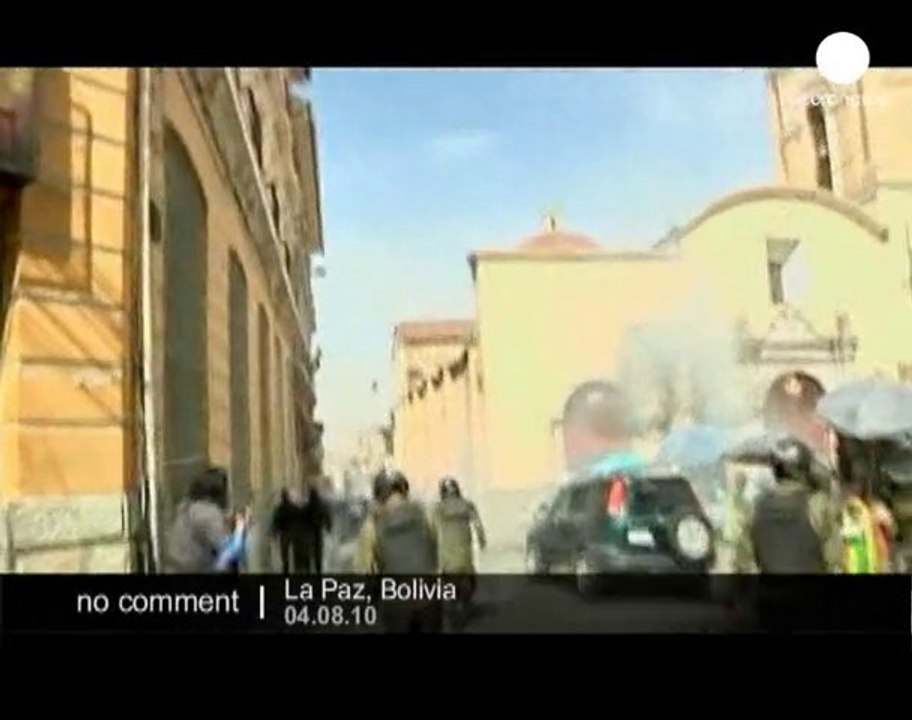 Bolivian merchants protesting in La Paz - no comment