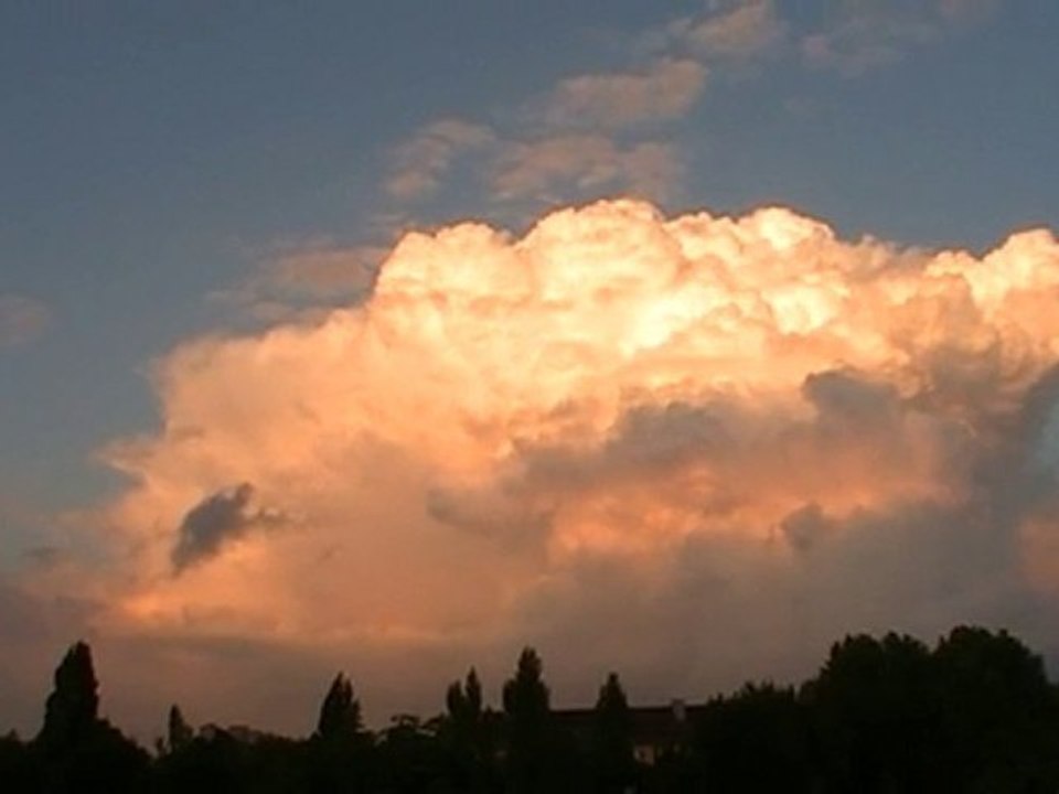 Naissance d'un orage...
