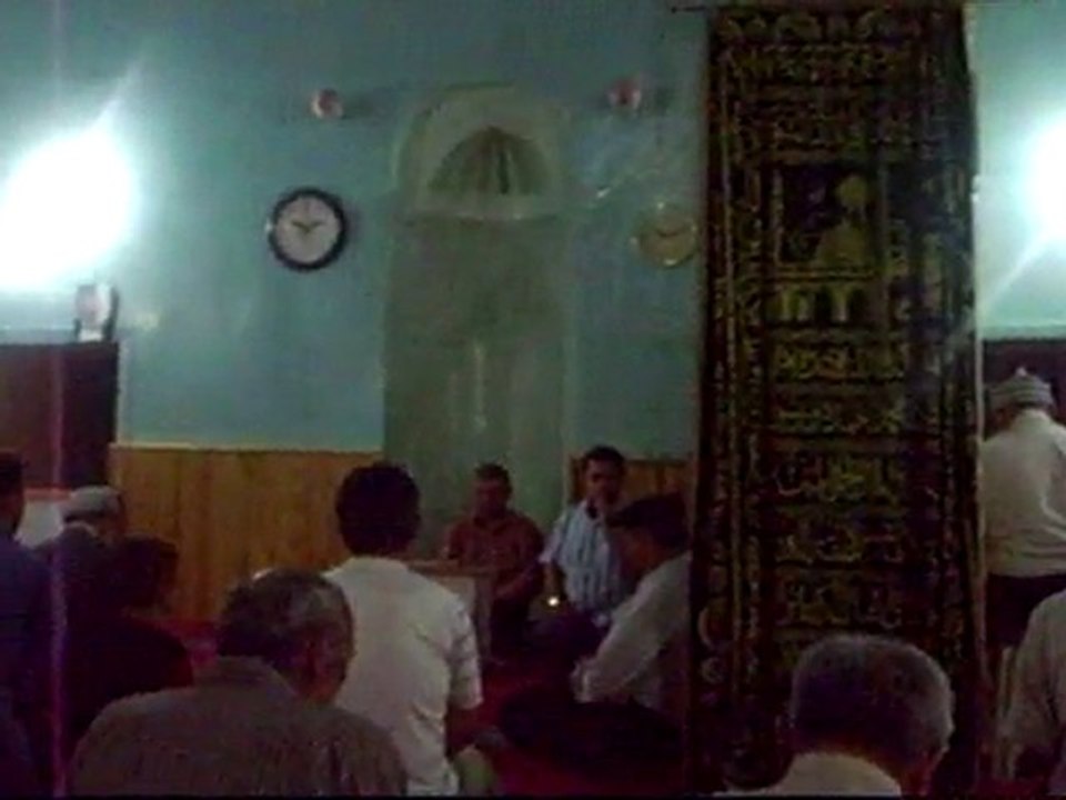 KANDİL GECESİ CAMİDEN GÖRÜNTÜ MURAT HOCA VE MESUT HOCA