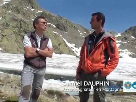 Les Accompagnateurs en Montagne (rando sur névés)
