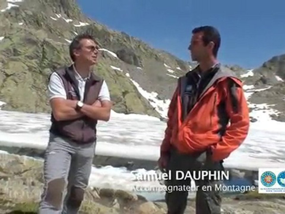 Les Accompagnateurs en Montagne (rando sur névés)