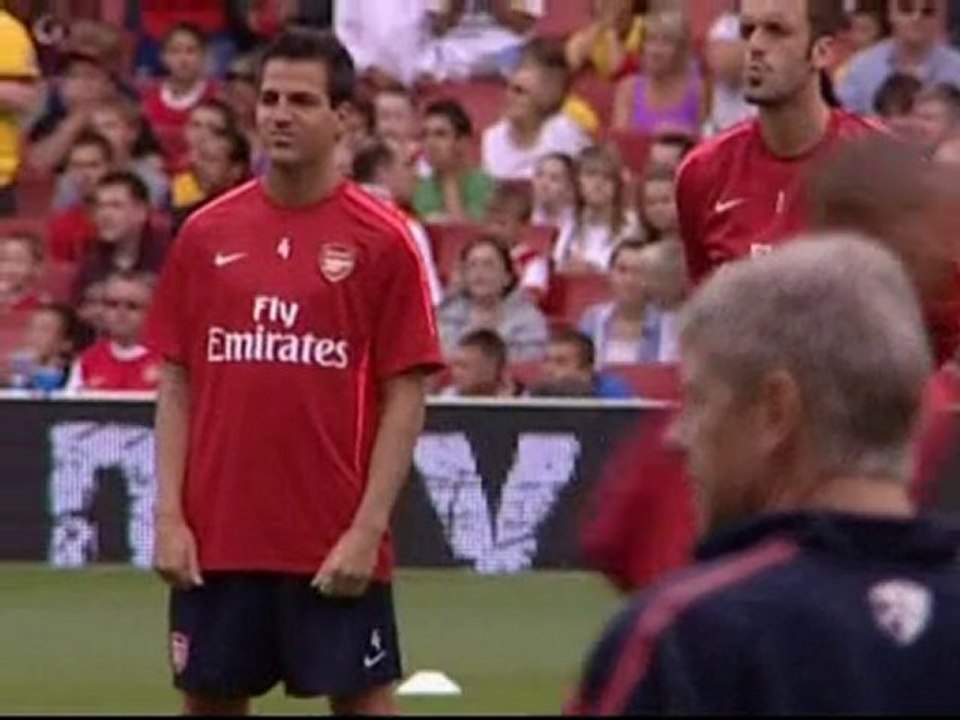 Fabregas "100 per cent focused" on Arsenal