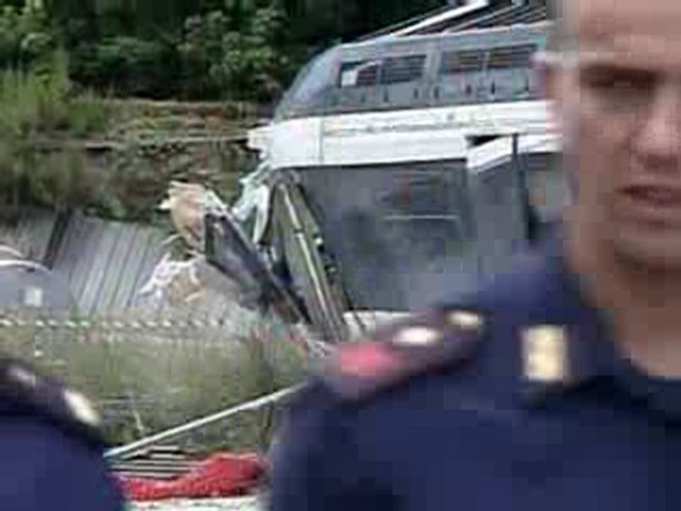 Probe after train derails in Italy
