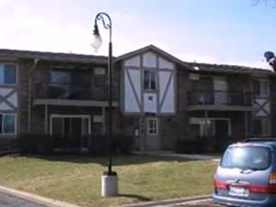 Homes for Sale - 9S220 Lake Dr Apt 16-211 - Willowbrook, IL