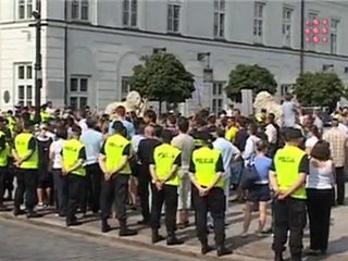 Prezydent zmierza do Pałacu Prezydenckiego