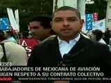Protestan trabajadores de aerolínea Mexicana