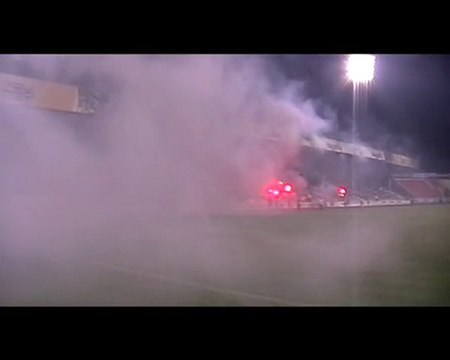 2010-2011 Sezonu Açılış Kar. Yanıyoruz Tezahuratı