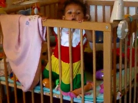 LILO DEBOUT TOUTE SEULE PREMIERE FOIS 8 AOUT 2010