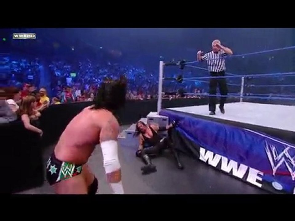 SMACKDOWN 10/23/10-SUBMISSION MATCH-CM PUNK VS UNDERTAKER