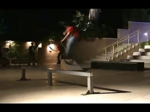 קבלת פנים לאירוע בר מצווה עם רולרבלייד, סקייטבורד ואופניים