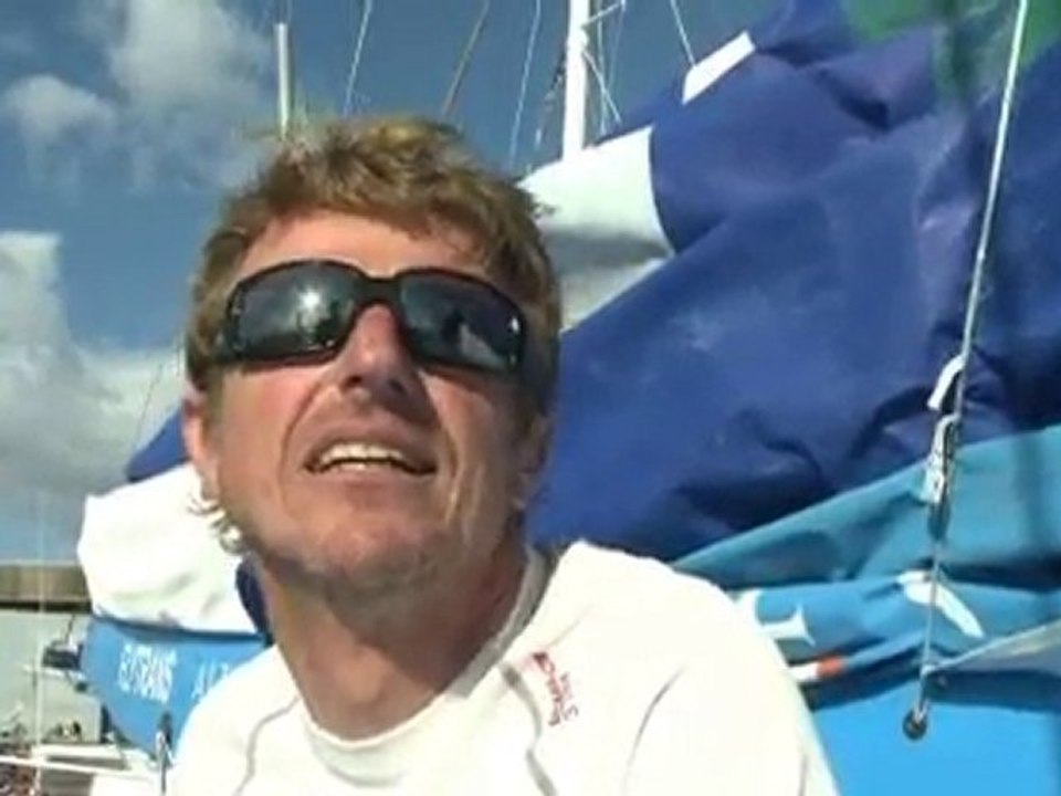 050810Arrivée de JP Dick à bord de Virbac-Paprec 3 à Lorient