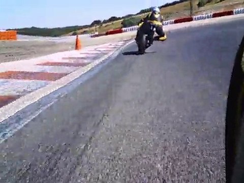 session circuit de Ledenon 07/08/2010 600hornet 2002 CGO