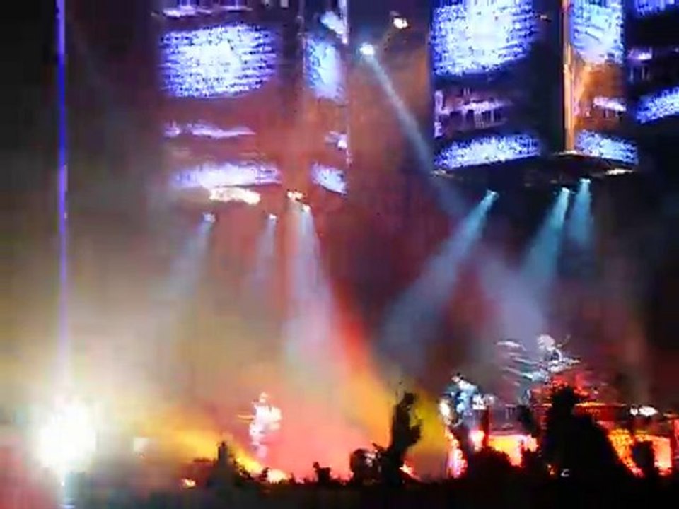 Muse - Hysteria (live Lyon 22/11/09)