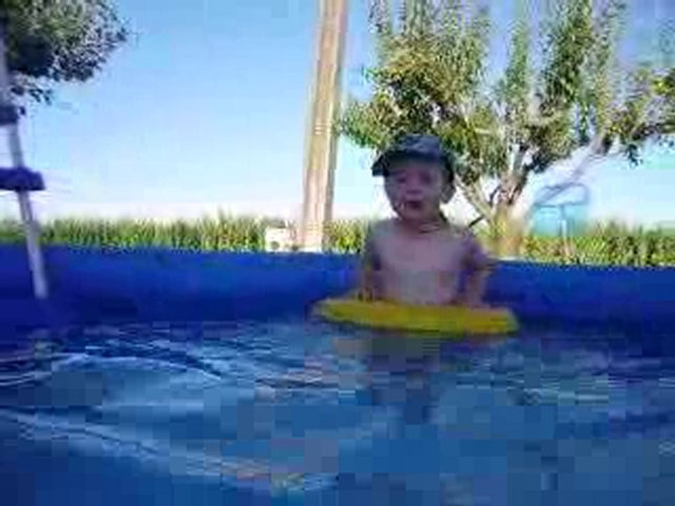 moi je saute haut dans l'eau