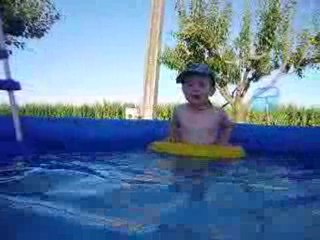 moi je saute haut dans l'eau