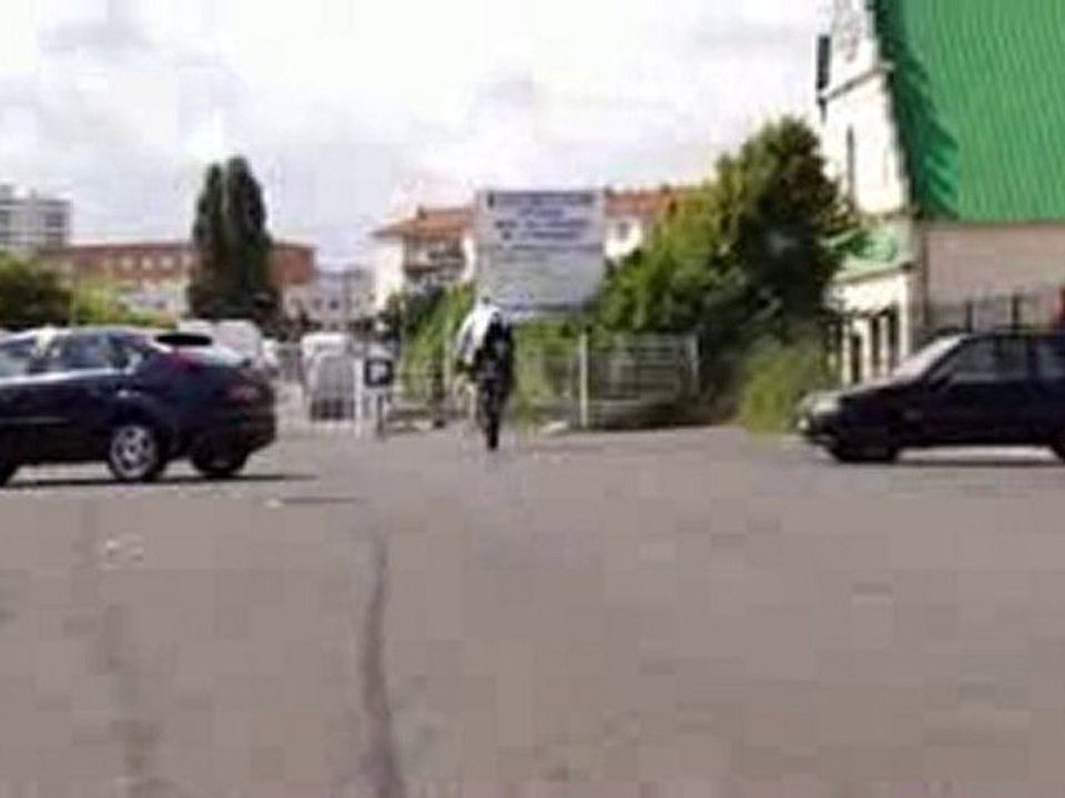 Stoppie DRZ...