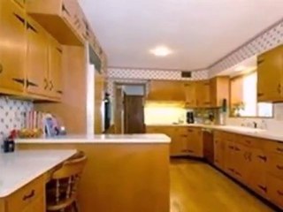 Homes for Sale - 11327 N Lakeview Pl - Mequon, WI 53092 - Co