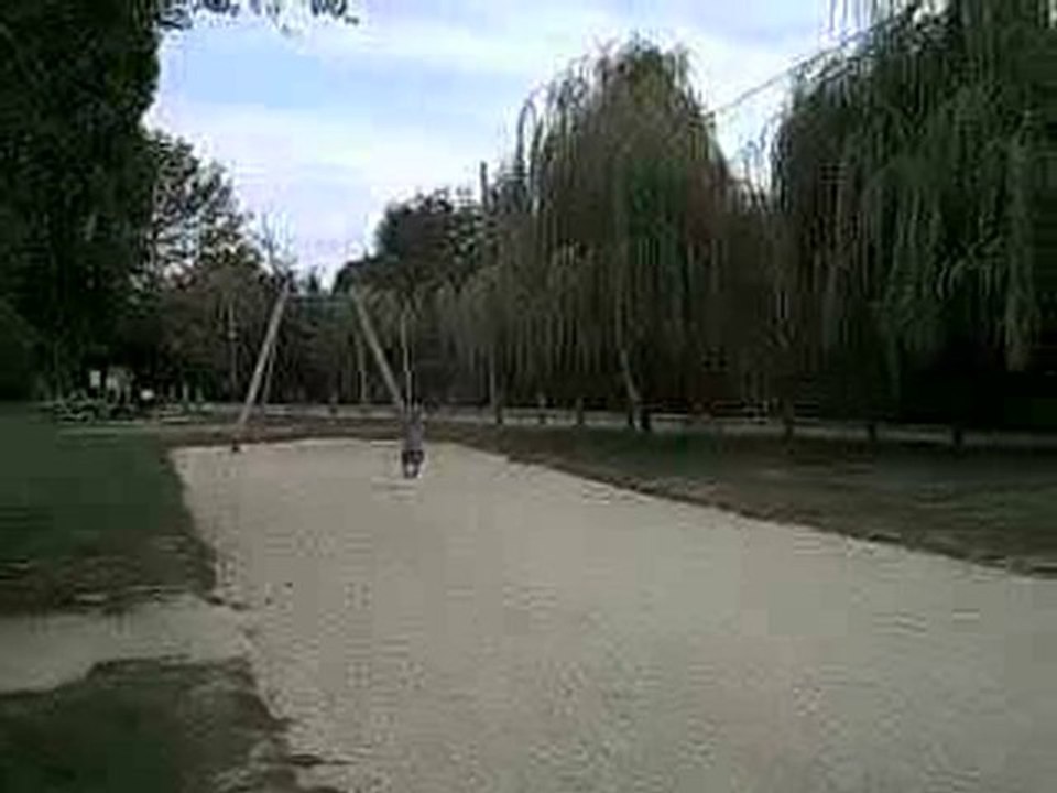 Julian joue à Tarzan - août 2010