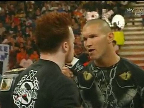 Ренди Ортън в конфронтация с Шеймъс