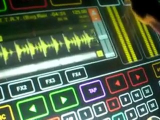 Dokunmatik DJ mixeri