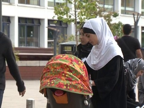 Hundreds of Muslims attend English anti-terror camp