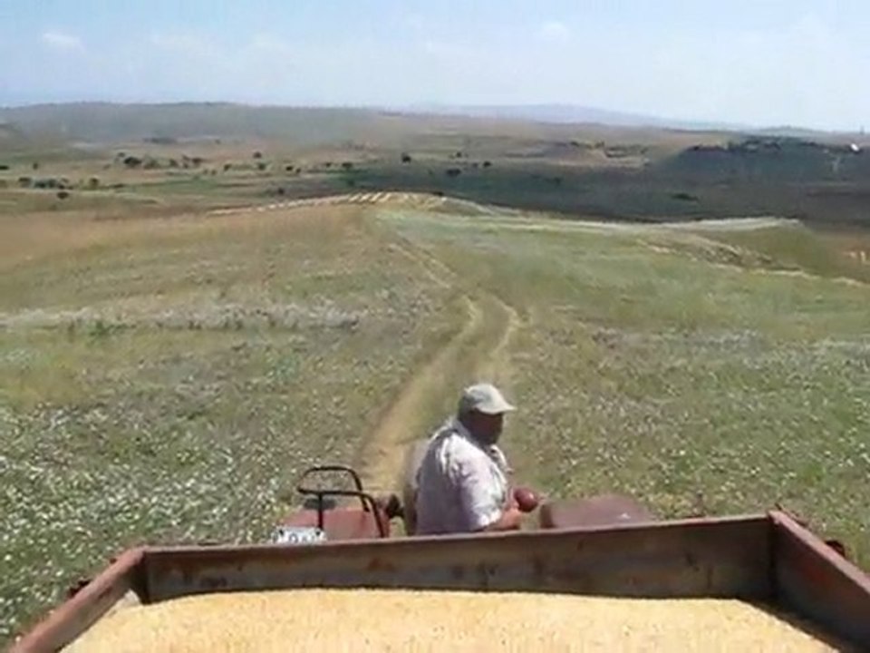 Tepeden inerken İshaklı Köyü Bayat Çorum